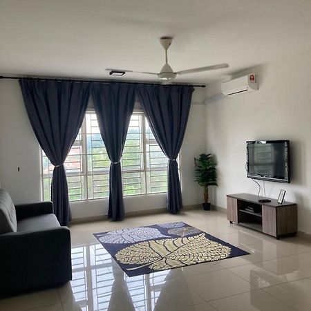 פוטראג'איה Absyar Homestay Selasih מראה חיצוני תמונה