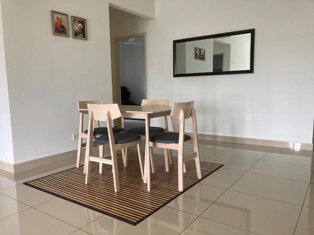 פוטראג'איה Absyar Homestay Selasih מראה חיצוני תמונה
