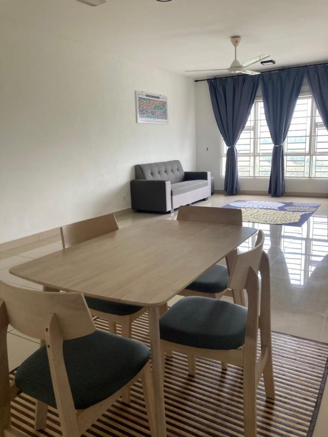 פוטראג'איה Absyar Homestay Selasih מראה חיצוני תמונה